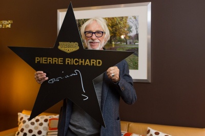 Французский киноактер Пьер Ришар подписал именную звезду для Аллеи Славы VEGAS Крокус Сити